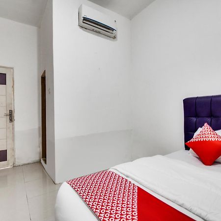 Oyo 90897 Hotel Sepupu Satria 페칸바루 외부 사진