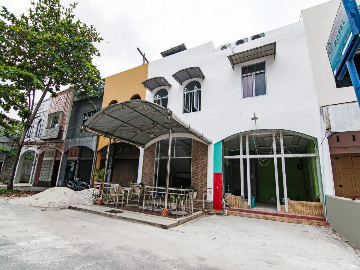 Oyo 90897 Hotel Sepupu Satria 페칸바루 외부 사진