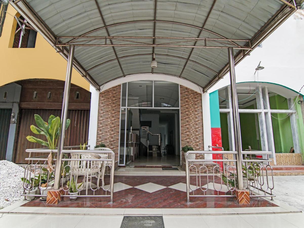 Oyo 90897 Hotel Sepupu Satria 페칸바루 외부 사진
