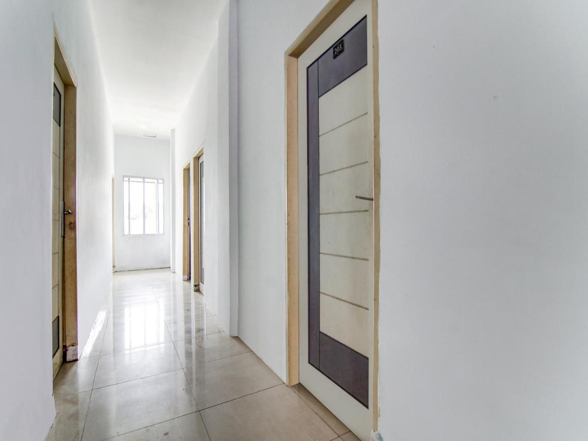 Oyo 90897 Hotel Sepupu Satria 페칸바루 외부 사진