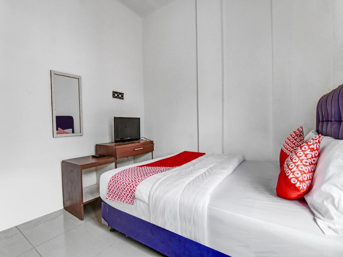 Oyo 90897 Hotel Sepupu Satria 페칸바루 외부 사진