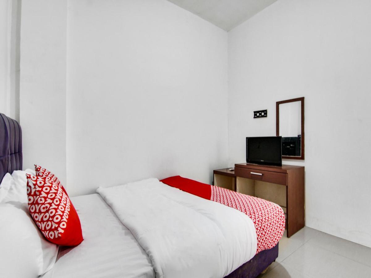 Oyo 90897 Hotel Sepupu Satria 페칸바루 외부 사진